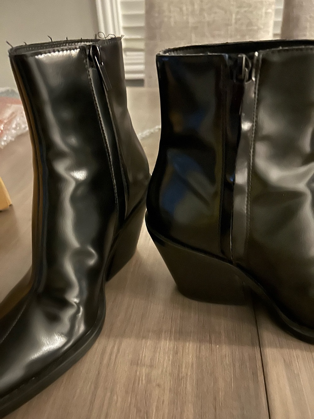 Zara faux leather  Ankle Boots. Sz 37.  
Pointed toe, western style